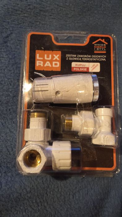 zestaw zaworów osiowych z głowicą termostatyczną