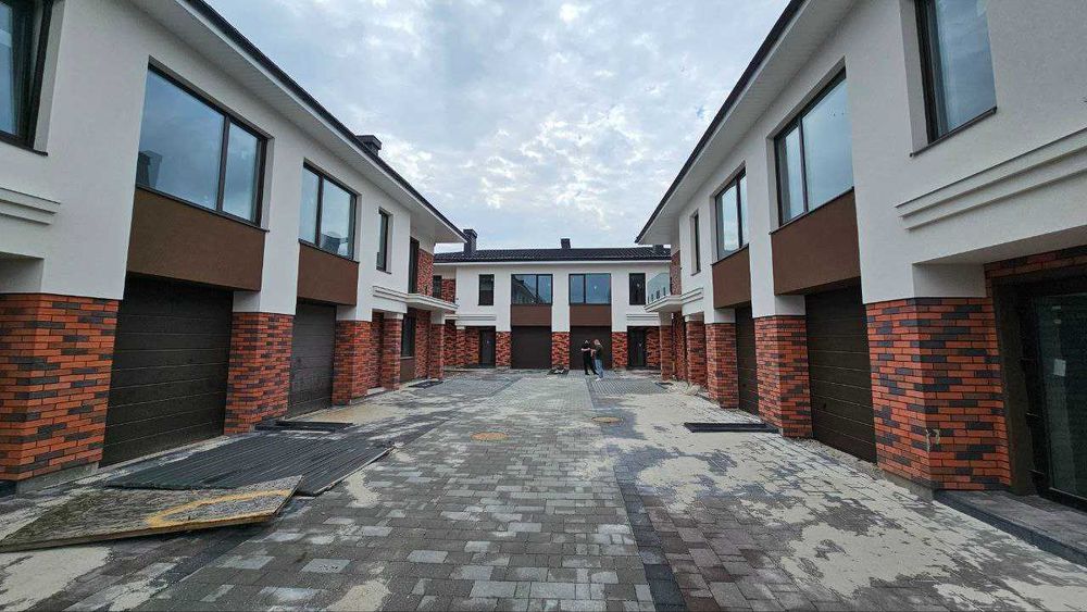 Красивий дуплекс на початку Вовчинців, 138м, готовий до ремонту, гараж