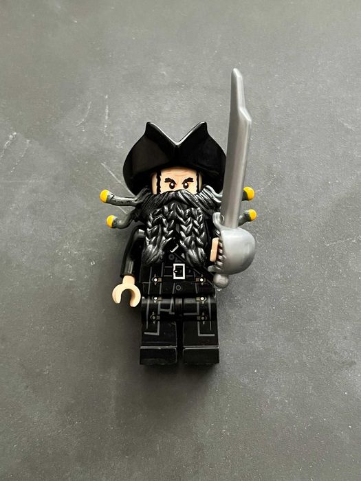 Figurka Kapitan Czarnobrody/Piraci z Karaibów