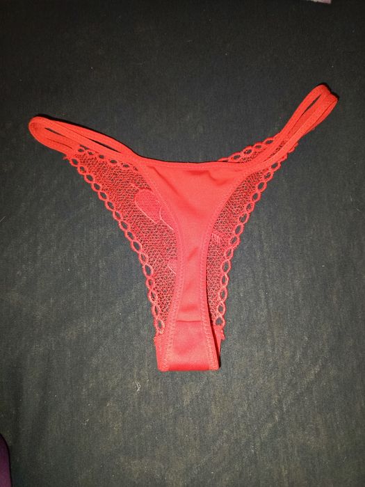 Stringi czerwone nowe S