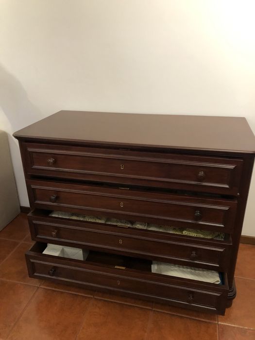Cómoda em madeira restaurada 120x58
