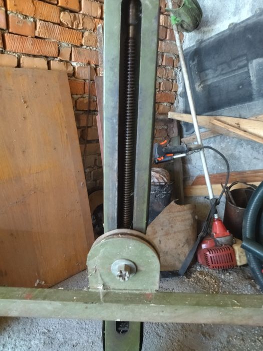 Підйомник - опрокідиватєль для легкових авто