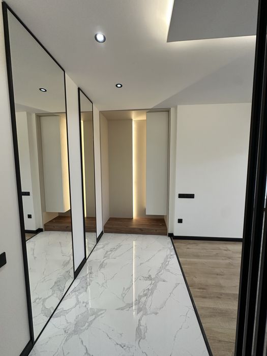 Продам 2 км за функціоналом 3 км з сучасним ремонтом ще ніхто не жив