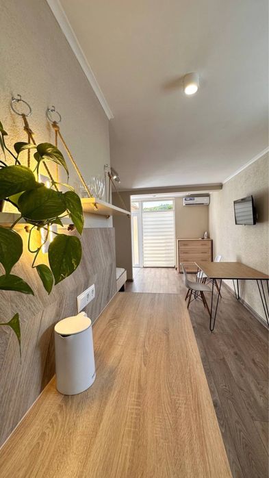 Стильний апартамент 10хв пішки до басейнів