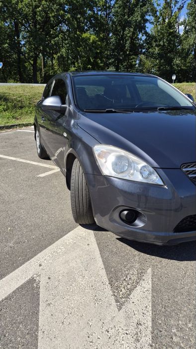 Продам Kia СEED
