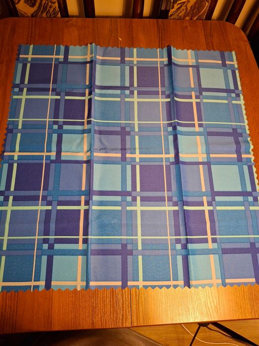 granatowy obrus w kratę78x78cm