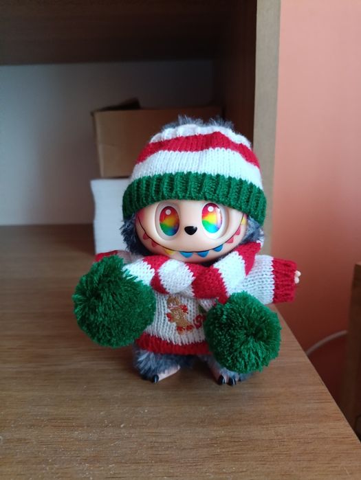 Labubu - Lafufu w świątecznym ubranku