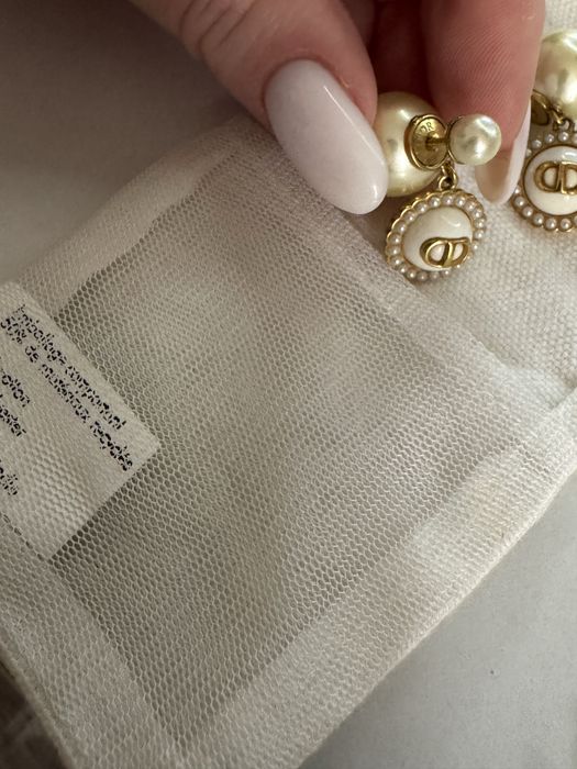 Продам сережки Dior !! Оригінал