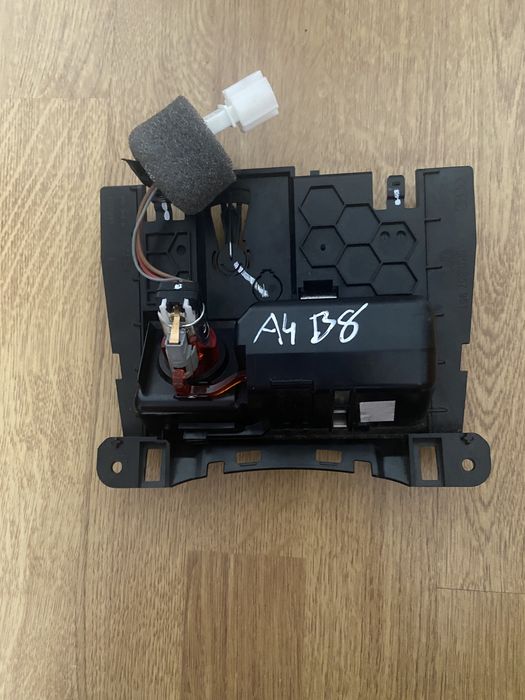 Schowek popielniczka Audi A4 B8