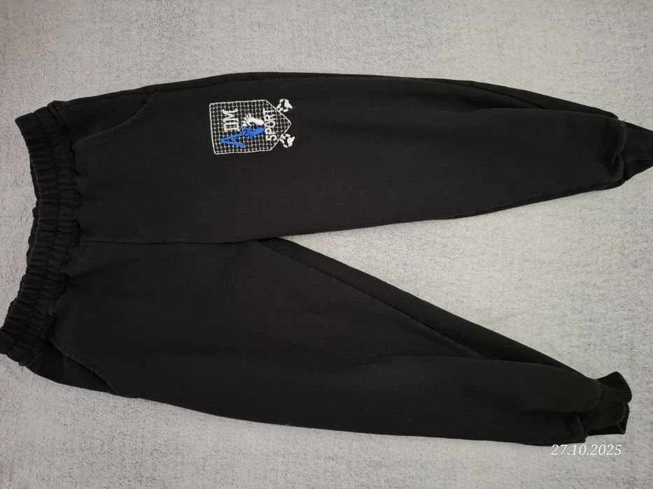 Komplet sportowy 104-110 dla chłopca