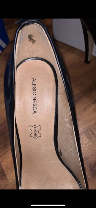 Buty na obcasie ze skóry