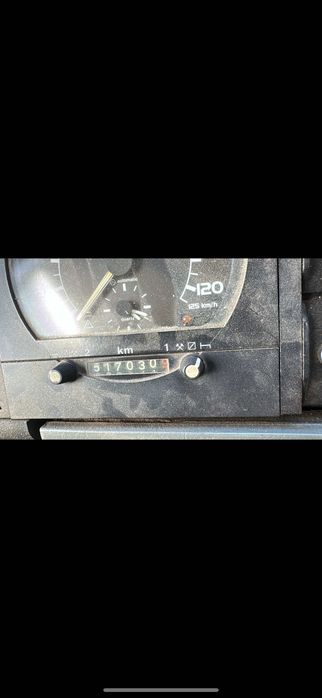 Camião volvo porta máquinas com rampas idraulicas