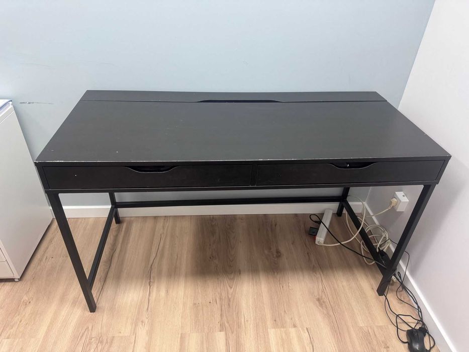 VENDO CONJUNTO Secretária + Cadeira