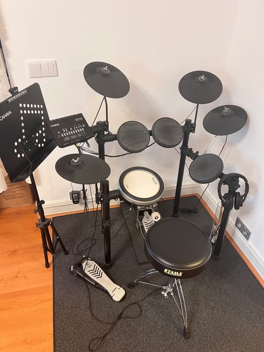 Yamaha DTX482K Electronic Drum Kit with Headphones+Stool +Mat, etc