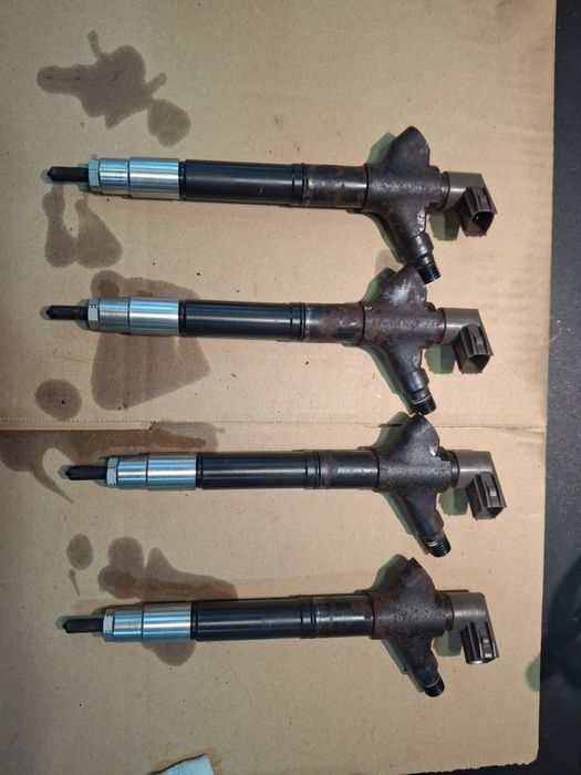 Toyota 2,2 diesel d4d wtryskiwacze wtryski denso komplet avensis t27 auris rav4 verso