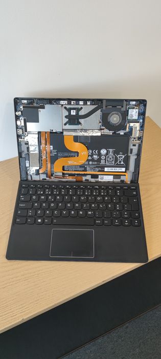 Lenovo MIIX 720 i5 7-GEN