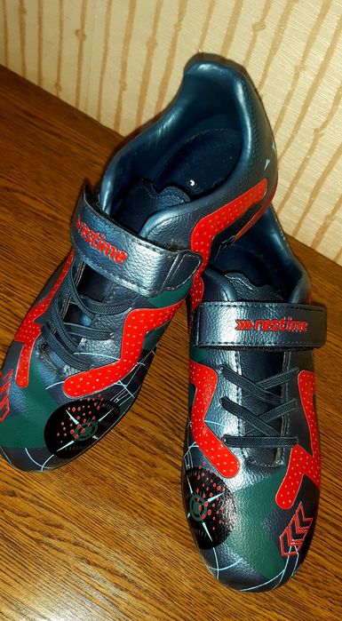 Бутси в чудовому стані 35 р