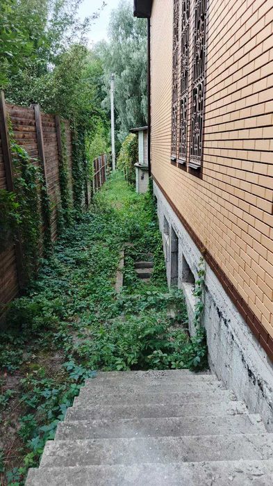 Продаж двоповерхового будинку в селі Таценкі, Обухівський район