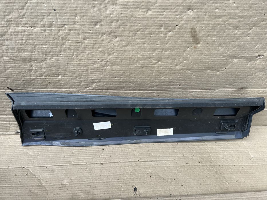 Накладка на двері задння права дверей ауді Q3 2023 50$