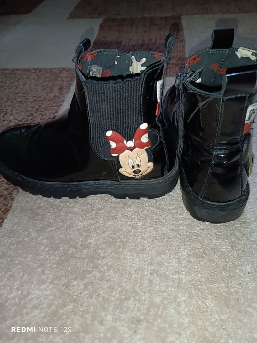 Осінні сапожки для дівчинки