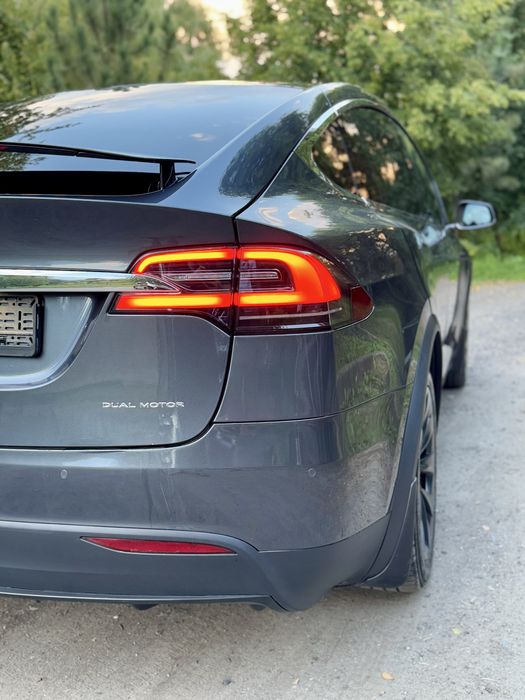 Tesla Model X Long Range Dual Motor 100кВт