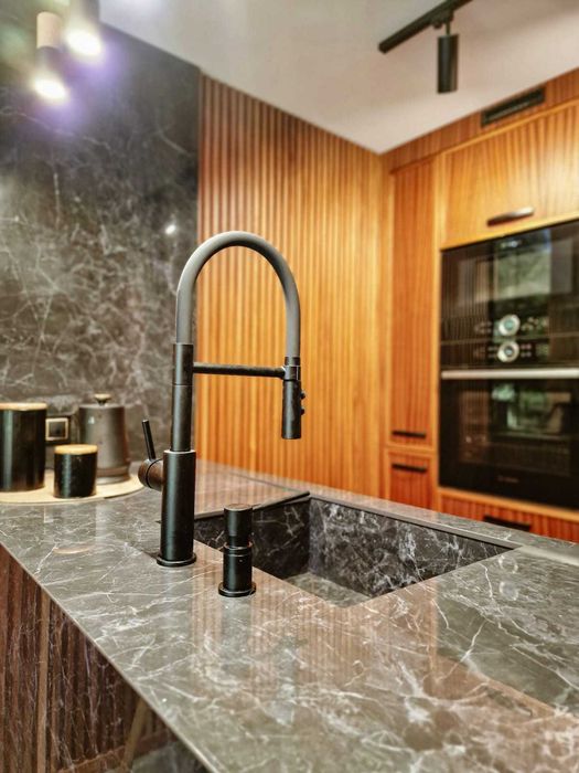 Dom do wynajęcia z jacuzzi, prywatną plażą i pomostem
