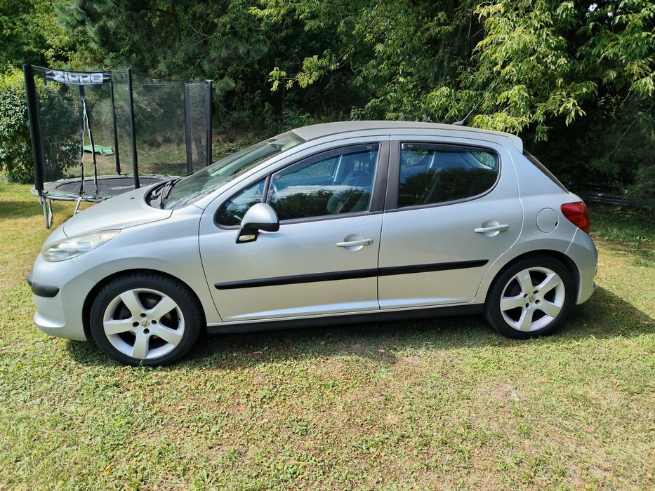 Peugeot 207 1.4 benzyna