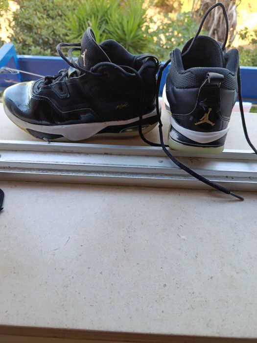 Tênis para basquetebol  Nike Air