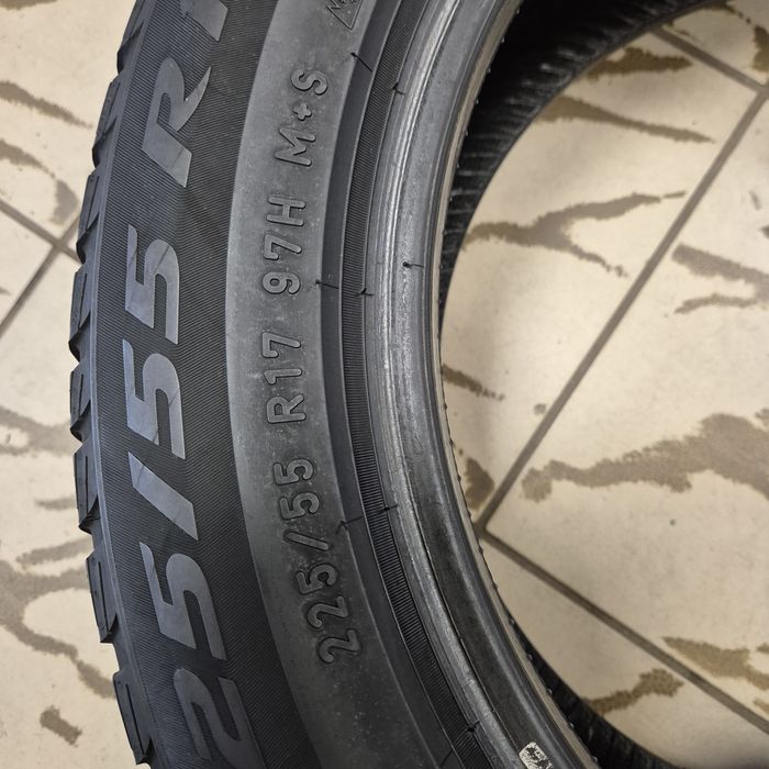 225/55R17 Pirelli Sottozero 3 Run Flat