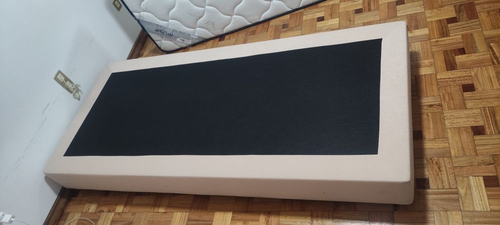 Conjunto cama e colchão