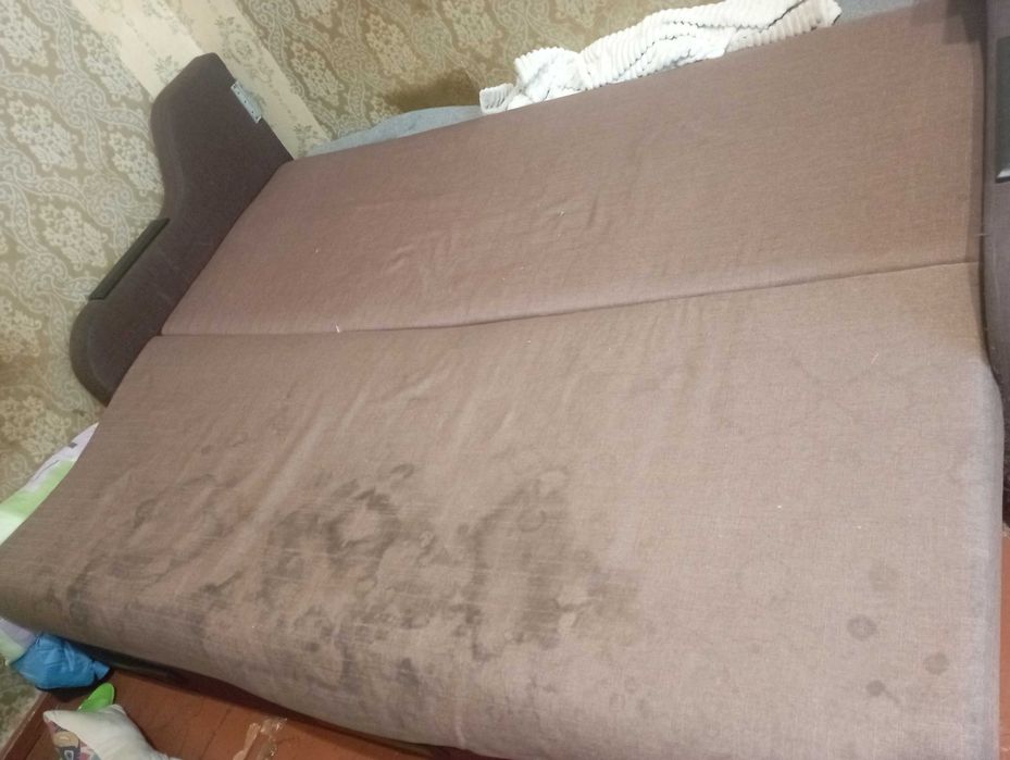Продам диван в гарному стані