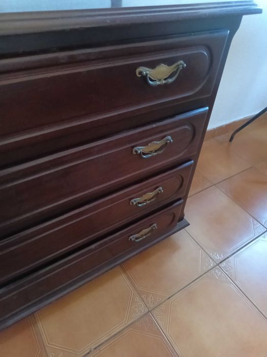 Cómoda com espelho