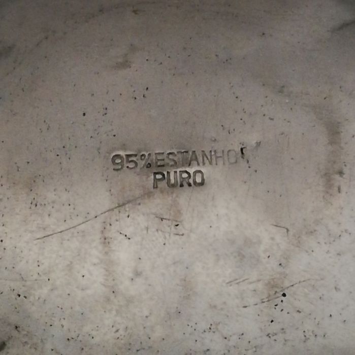 Prato decorativo em estanho