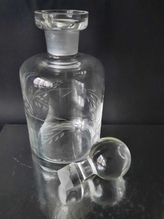 duża, szlifowana karafka- szkło PRL