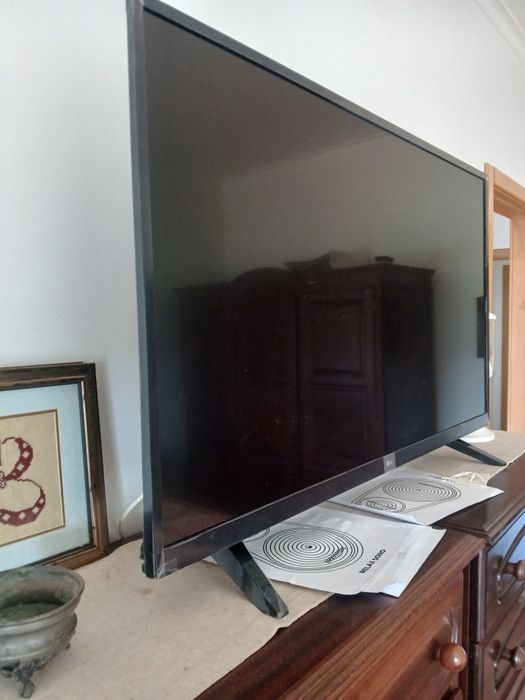 Conjunto de duas televisões