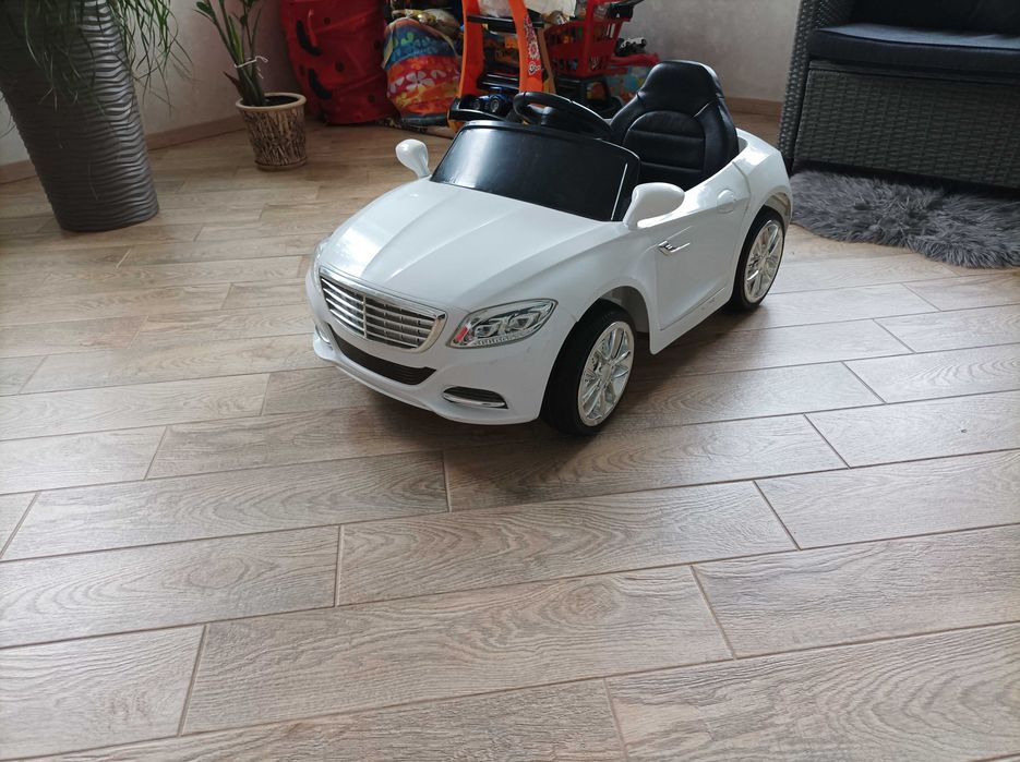 Дитяча електрична машина