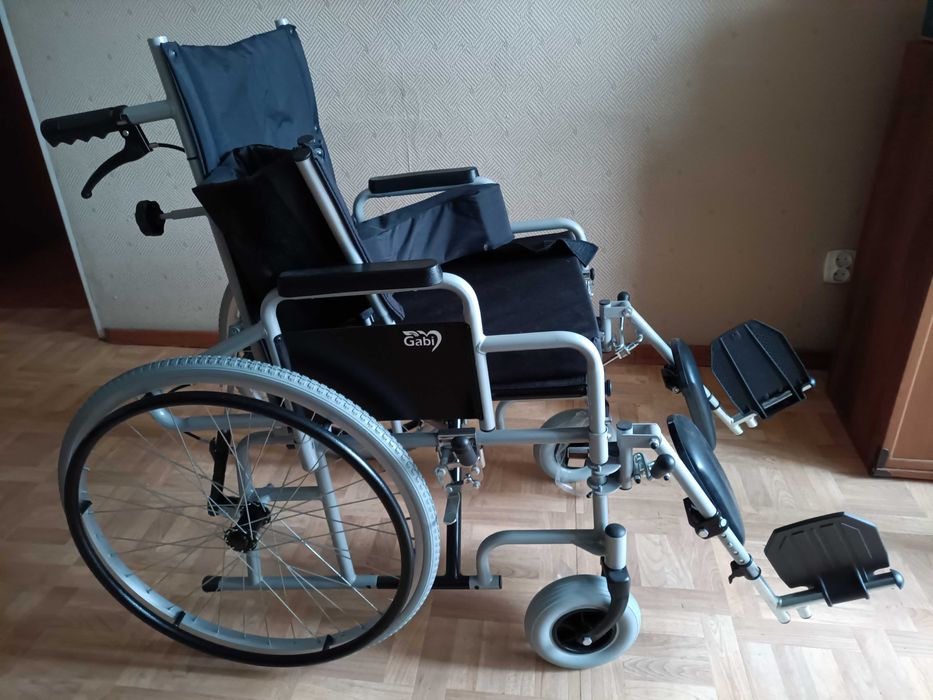 Wózek inwalidzki leżakowy specjalny Gabi z podparciem głowy, bierny