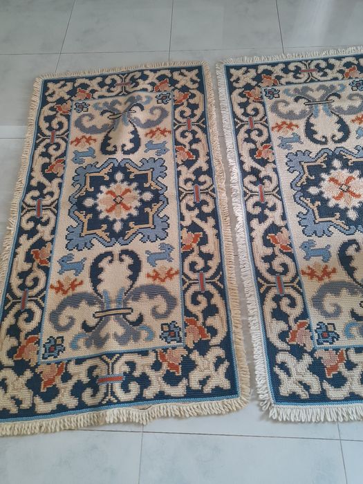 Dois tapetes de Arraiolos