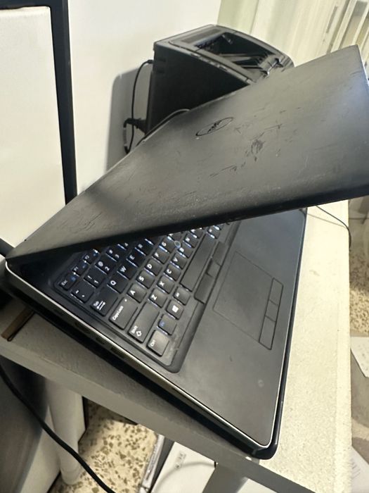 laptop Dell Precision 7520 ekran 17 cali