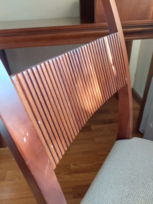 Conjunto de secretária e cadeira