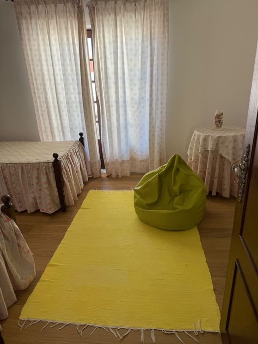 Camas e mobilia de quarto