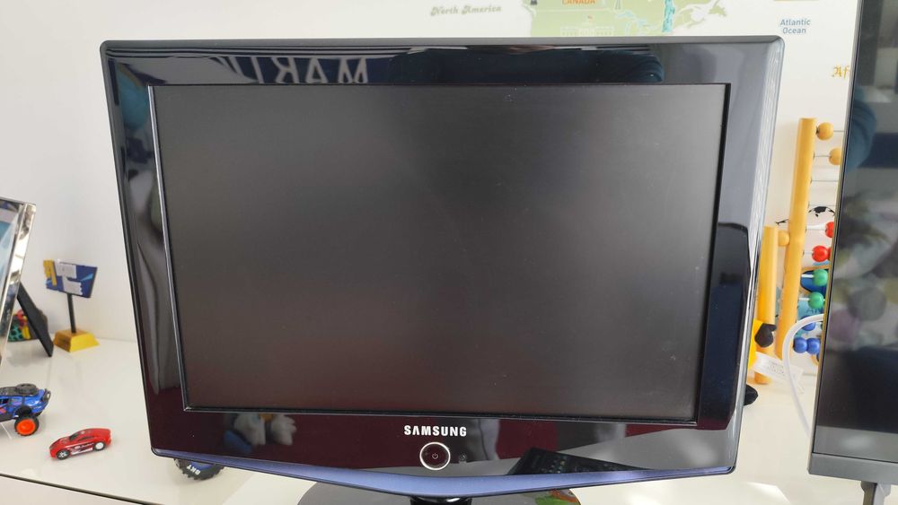 TV Samsung 22" como nova