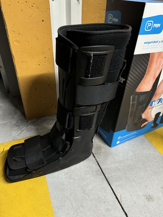 Bota walker para venda.