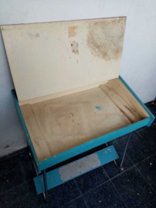 secretária de criança: anos 70, para restauro