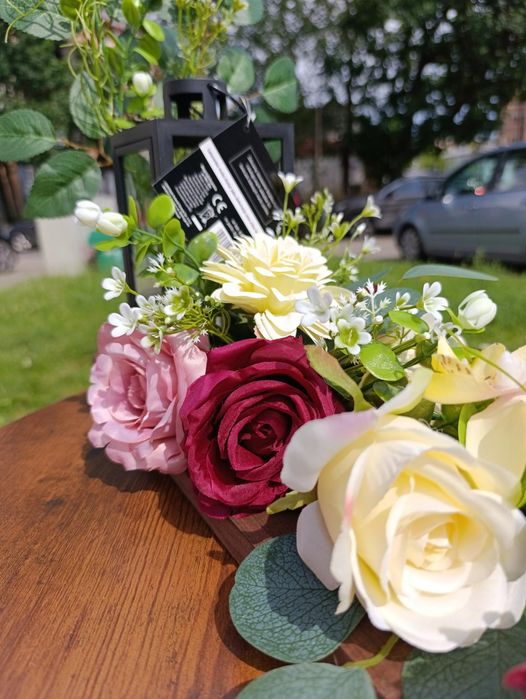 Stroik na grób deska drewno 60cm - kompozycja na cmentarz ze zniczem