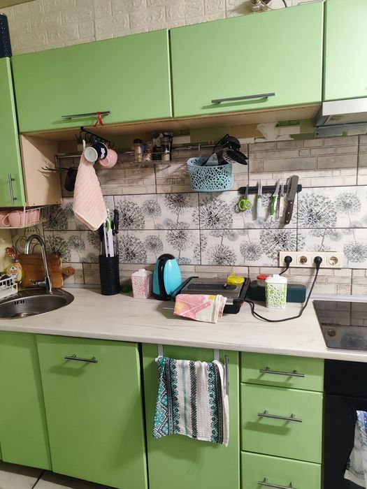 Продається кухня в ідеальному стані.Ширина2.70