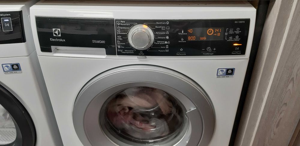 Pralka ELECTROLUX  STEAMCARE - 8kg  1200obr.   EWF 1287 EMW na części.