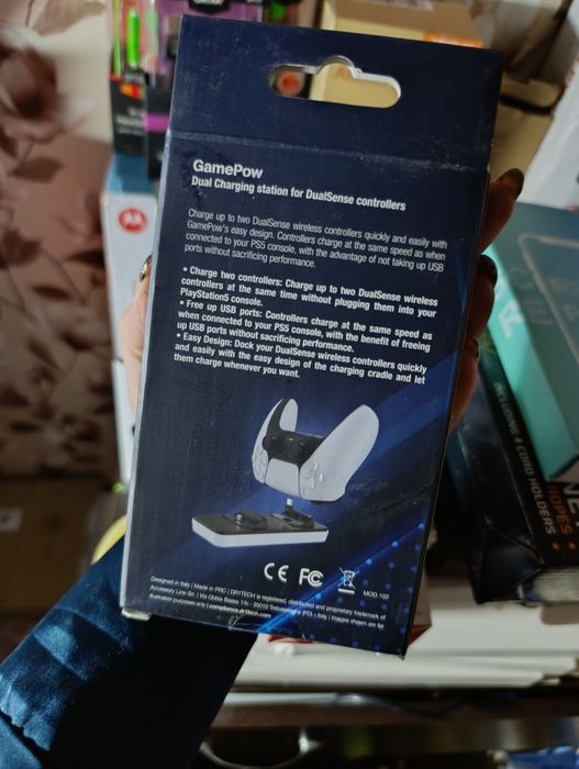 зарядная станция DR1TECH GamePow для контроллеров DualSense PS5.