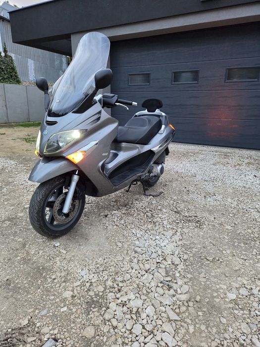 Skuter Piaggio Xevo 125 2013 rok