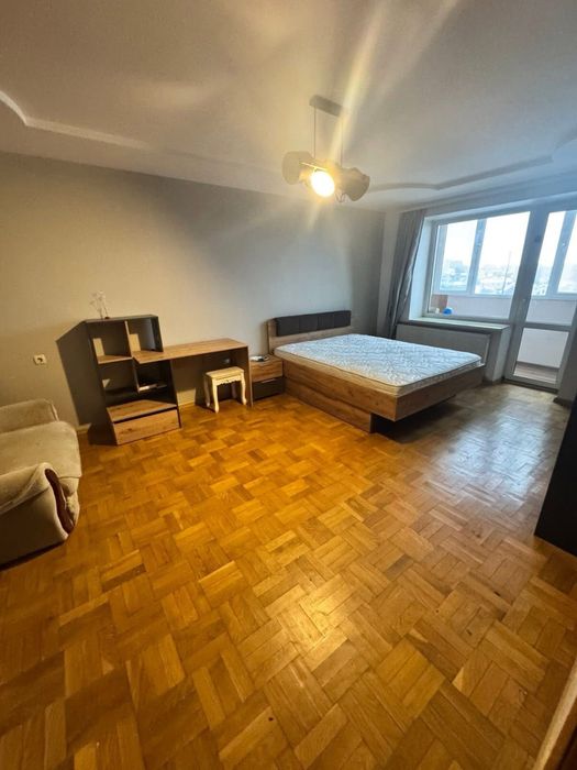 Продаж 1-к квартири вул. Глибока